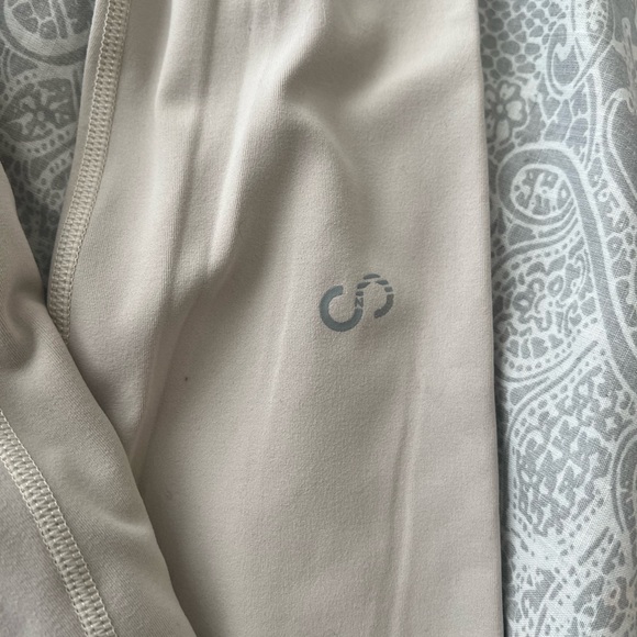 Curves and Combatboots Leggings - Picture 2 of 5